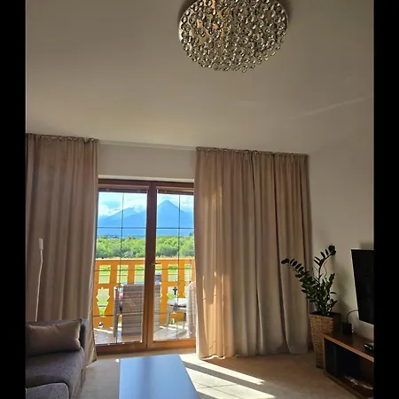 Apartment Vyhladovy Golf S Garazovym Statim